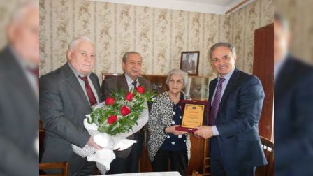 Ahıl jurnalist xanım mənzilində ziyarət edilib - FOTO