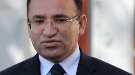 Ədliyyə naziri istefa verdi