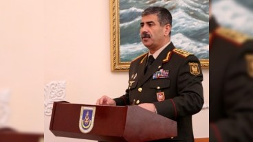 Zakir Həsənovdan xanımlara bayram TƏBRİKİ