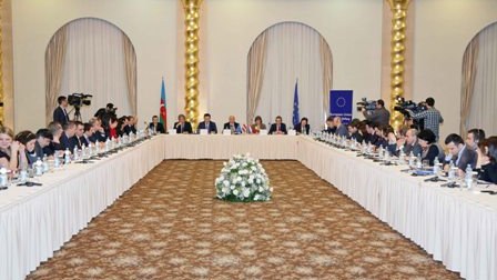 Dövlət Miqrasiya Xidmətinin işçi heyətinin bacarıqları artırılır