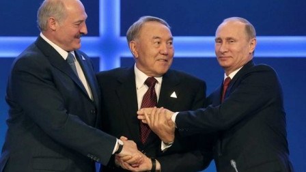 Putin-Nazarbayev-Lukaşenko görüşü təxirə salındı 