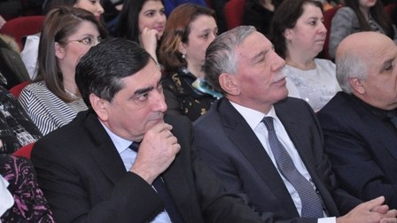 Hüseyn Arifin qızı atasından danışıb
