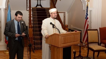 ABŞ səfiri imamın şərəfinə qəbul keçirdi 