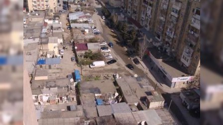 Bakının mərkəzi yollarından biri genişləndirilir: bəzi evlər söküləcək