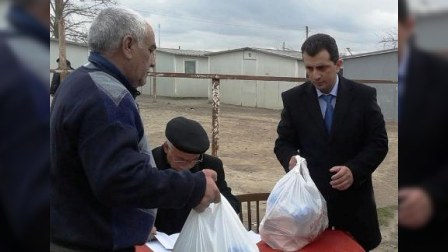 “Azərsu”-dan məcburi köçkünlərə bayram sovqatı - FOTO