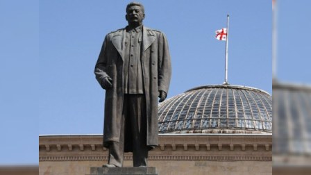 Rusiyada Stalinin heykəlləri bərpa olunur
