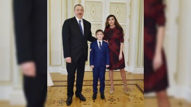 İlham Əliyev 11 yaşlı şagirdi Prezident Sarayına çay süfrəsinə dəvət edib - FOTOLAR