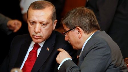 AKP daxilindəki mübarizə pik HƏDDƏ: Davudoğlunun baş müşavirindən Ərdoğana İTTİHAM