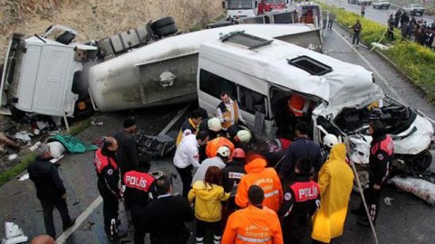 Türkiyədə qətliam kimi qəza: 13 ölü, 6 yaralı