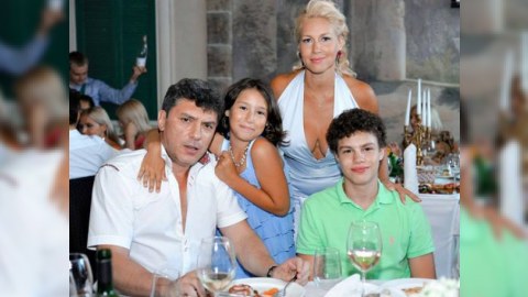 İstintaq Nemtsovun uşaqlarını zərərçəkən kimi tanıdı 