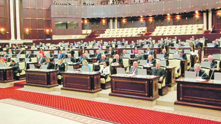 Mandatdan bərk yapışmaq sırası - Deputat kreslosuna ehtiras