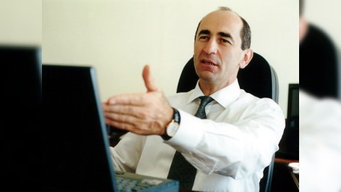 Robert Köçəryan: “Ermənistan iflasa gedir”