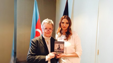Qənirə Paşayeva Belçika Senatının fəxri prezidenti ilə köçkün qadınlardan danışıb
