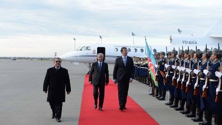 Serbiyanın baş naziri Azərbaycandadır 