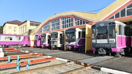 İlham Əliyev yeni metro qatarlarına baxıb - FOTOLAR