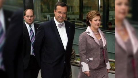 Prezident ikinci arvadını da boşayır 