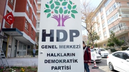 Partiya qərargahına hücum edildi 