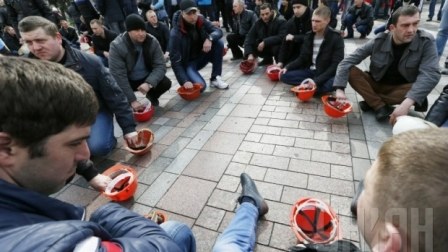 Kiyevdə şaxtaçılar energetika nazirinin istefasını, prezidentlə görüş tələb edirlər - FOTOLAR