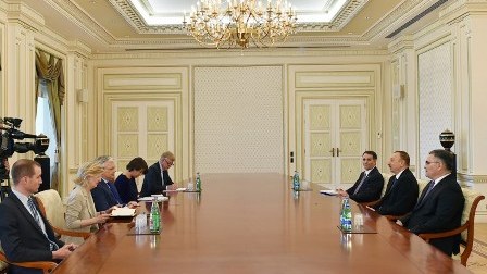 Prezident baş nazirin müavinin qəbul etdi 