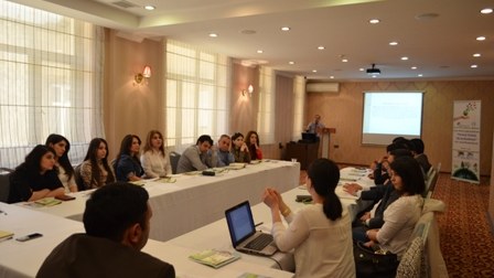 Gənc dövlət qulluqçuları maarifləndirilir - FOTO