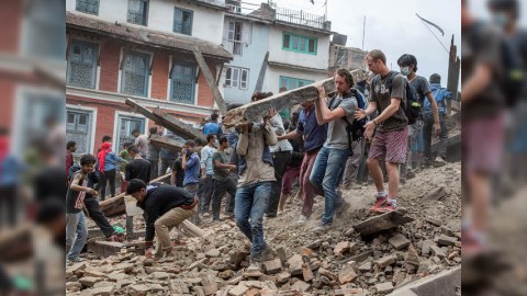 Nepalda baş verən zəlzələyə görə 13 azərbaycanlı oradan təxliyə edildi