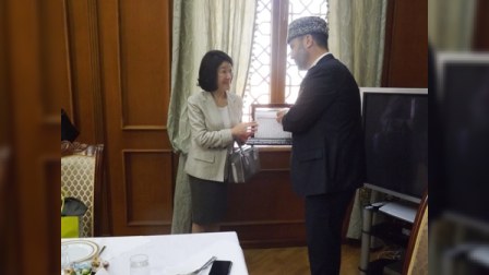 Yaponiyalı nazirin arvadı Bibiheybət məscidini ziyarət etdi - FOTO