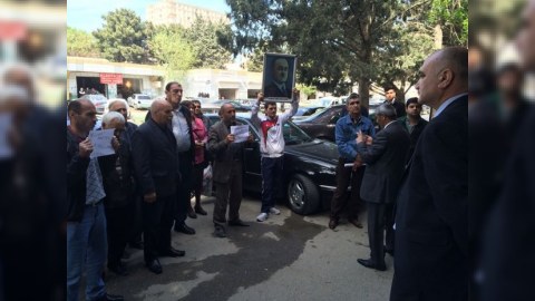 Müsavatçılar Müsavatın qərargahı qarşısında aksiya keçirir - FOTOLAR