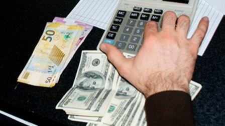 Azərbaycanda dollar bahalaşdı, avro ucuzlaşdı -  Valyuta KURSLARI