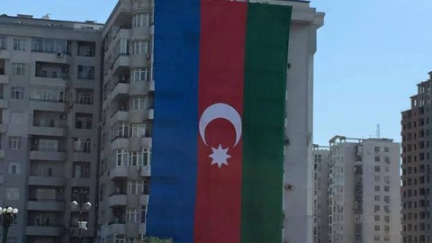Xətai rayonu İcra Hakimiyyətindən AÇIQLAMA: “Biz bayrağı səhv asmamışıq”