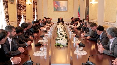 Yeni dini icmalara şəhadətnamə verildi 