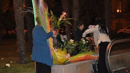 Gül bayramı bitdi, kim nə qədər istəyir gül aparsın - FOTO