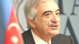 Polad Bülbüloğlu Nobel mükafatçısına Qızıl medal təqdim edib