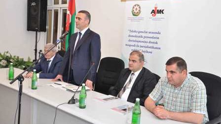 «RUH» Təfəkkür Universitetində tələbələrlə görüş keçirdi