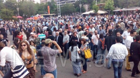Yerevanda etiraz aksiyası - FOTO