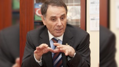 “İrad tutub ki, sən niyə ölkə başçısı ilə şəkil çəkdirmisən” 