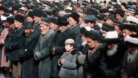Uyğurlara yeni vətən vədi ilə İŞİD TƏLƏSİ