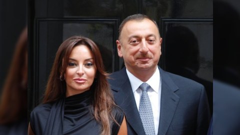 Prezident və birinci xanım hotel açılışında