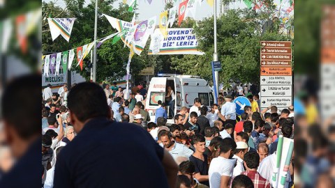 Türkiyədə HDP-nin mitinqi zamanı partlayış: 2 ölü, 100-dən çox yaralı var