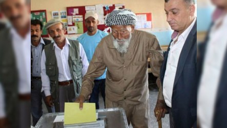 Türkiyənin ən yaşlı seçicisi səs verdi 