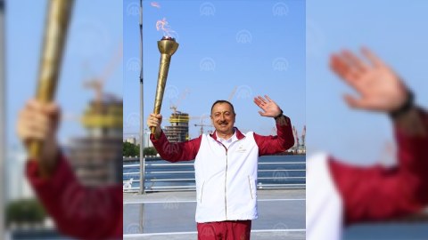 İlham Əliyevin ailə üzvləri məşəli daşıdı - FOTOLAR