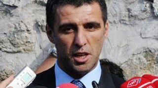 Hakan Şükür deputat seçilə bilməməyindən yazdı