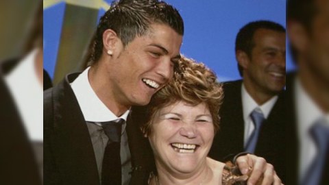 Ronaldunun anası bir çemodan pulla saxlanıldı