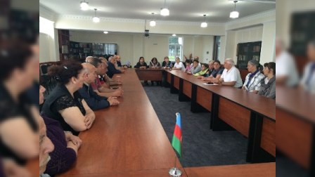 Qarabağ əlilləri və şəhid ailələrilə görüş kecirildi