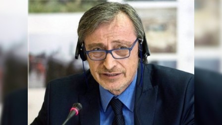 Müdafiə nazirinin evinə “Molotov kokteyli” atdılar