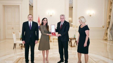 Mehriban Əliyevaya orden təqdim edildi – FOTO