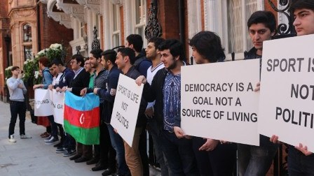 Londonda I Avropa Oyunlarına qarşı aksiya keçirilməsinə imkan verilmədi – FOTO 