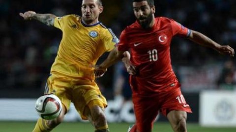 Türkiyə millisi “Avro-2016”da çətin qələbə qazandı - VİDEO