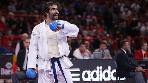 Karateçi Rafael Ağayev: "Ac qalaram, amma onları satmaram"