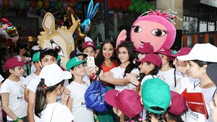 Leyla Əliyeva uşaqlar üçün ŞƏNLİKDƏ – FOTO 