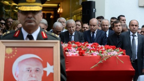 Azərbaycan müxalifəti Dəmirəlin dəfninə getmədi